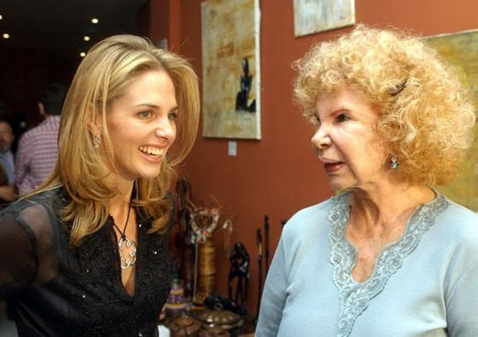 Cayetana de Alba junto a la que fuera su nuera, Genoveva Casanova.