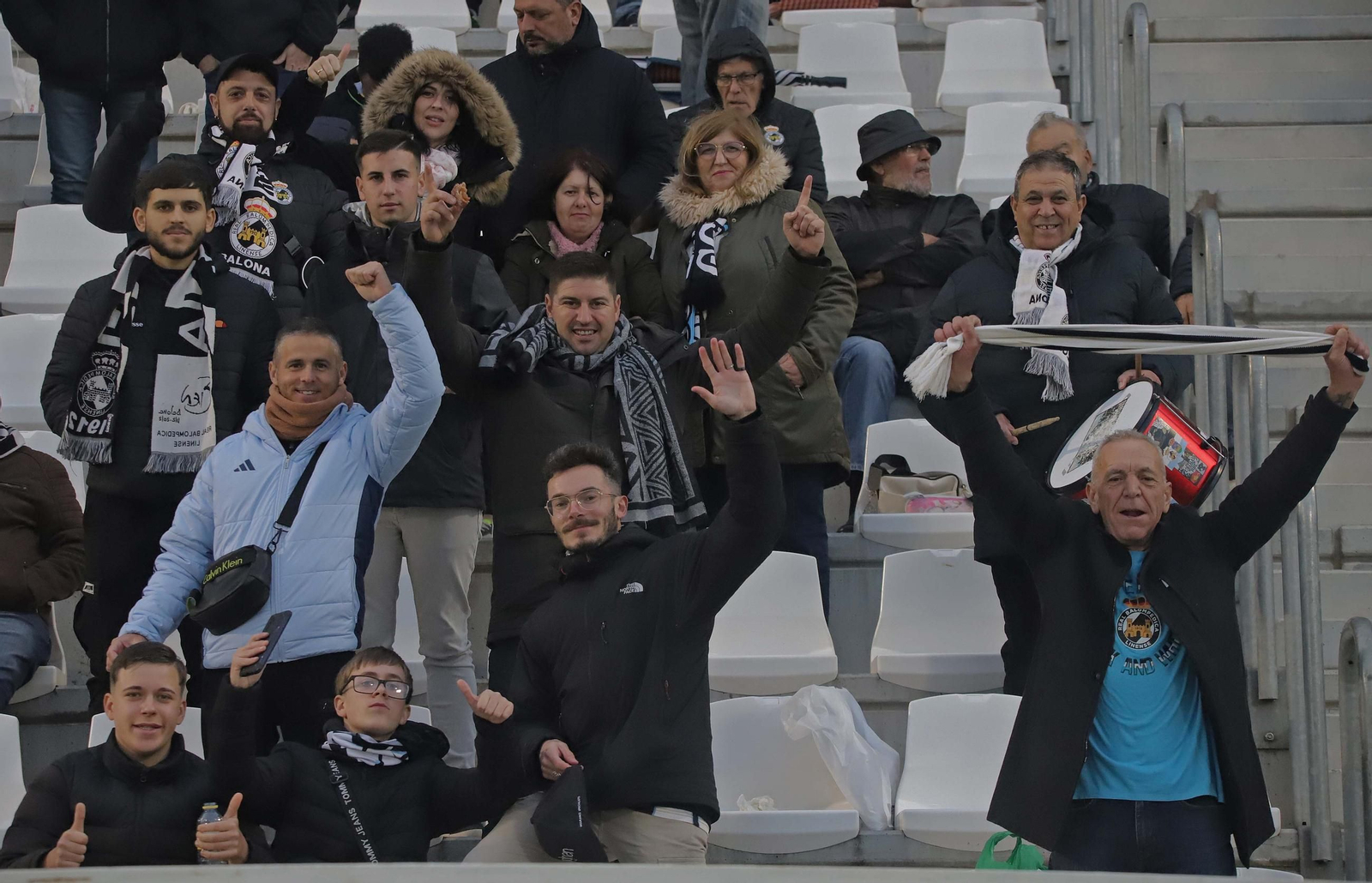 Búscate en el Ciudad de La Línea durante el Balona - Dos Hermanas de Tercera Federación