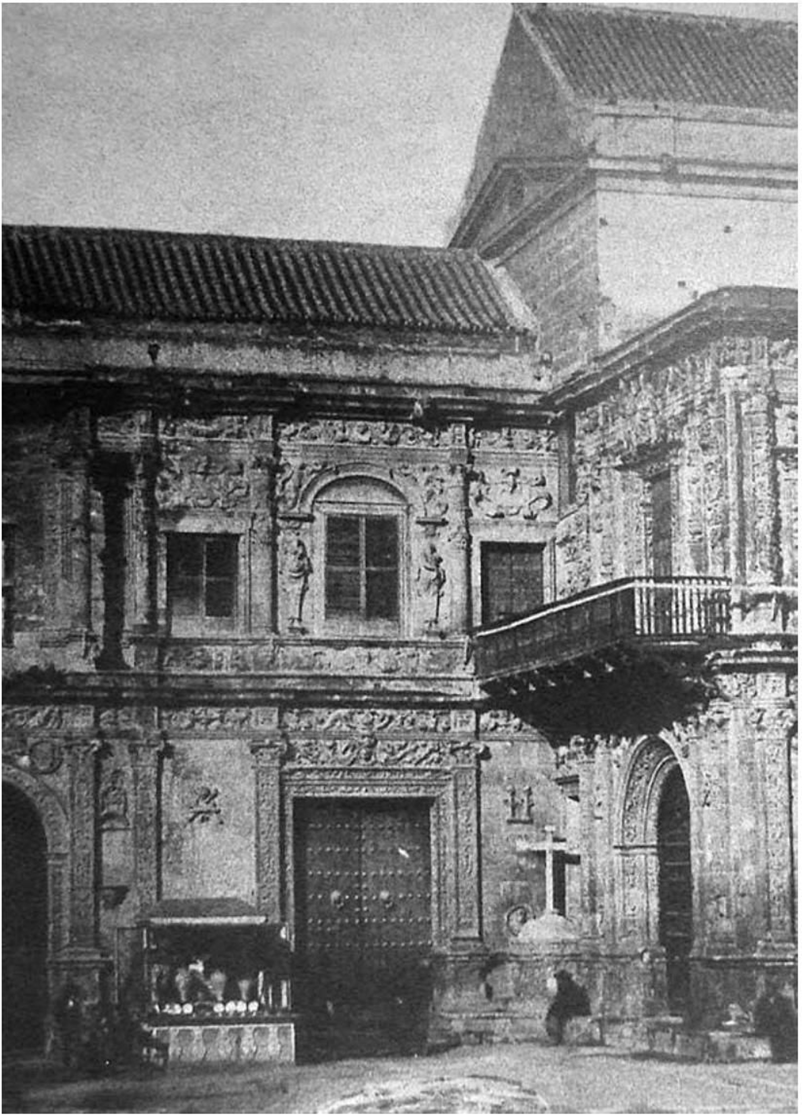 Fotografía anterior a 1858 donde se aprecia la cruz que en esos momentos se encontraba en la misma ubicación que la actual.