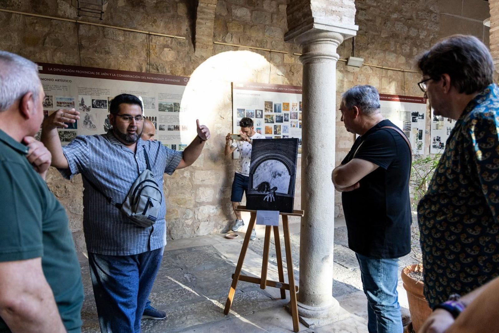 ‘El Ojo del Lagarto’: la exposición que transforma una leyenda jiennense en arte fotográfico