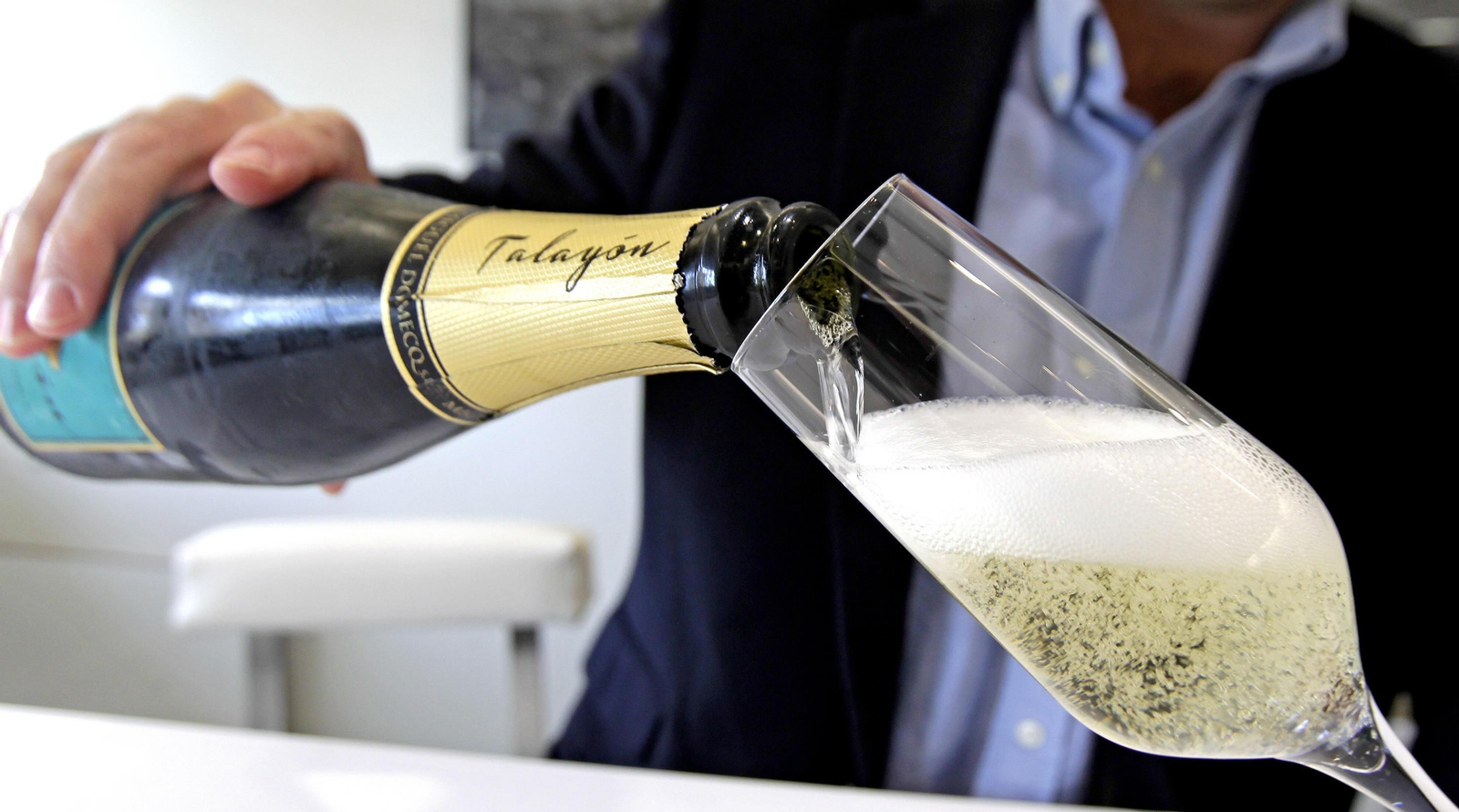 1. Burbujas finas y muy bien integradas caracterizan a 'Talayón', el primer espumoso 100% chardonnay de Jerez.