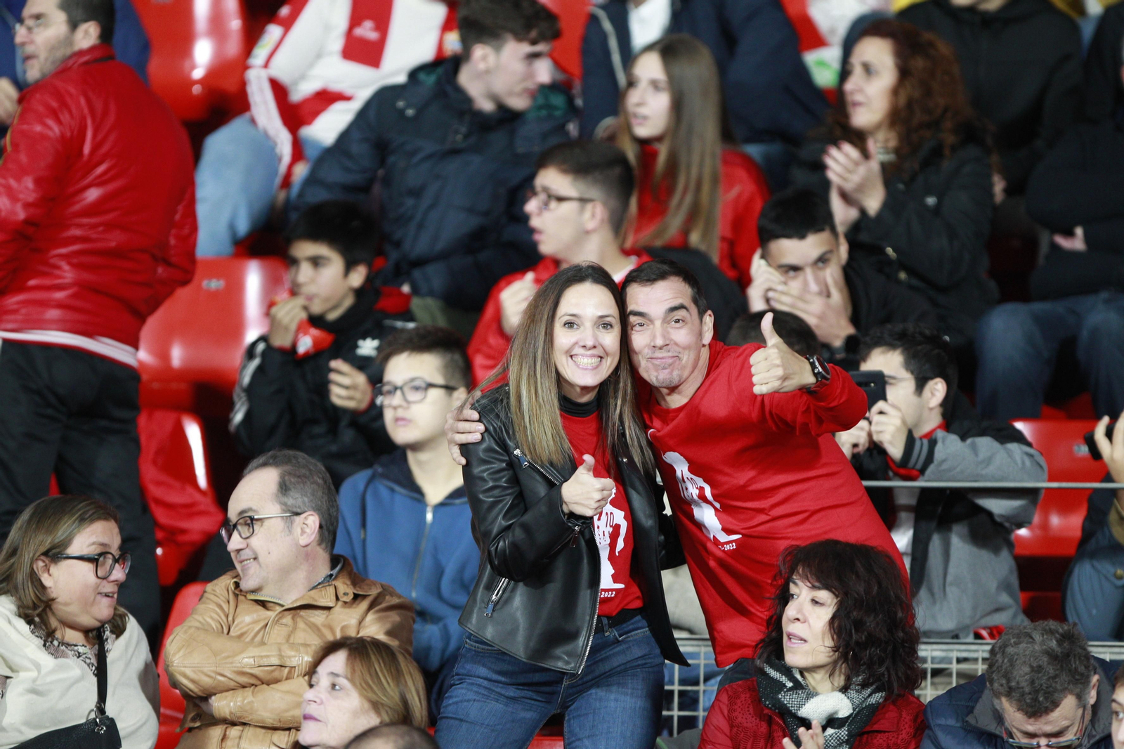 Imágenes del partido homenaje al 'eterno' capitán de la U.D. Almería, José Ortiz
