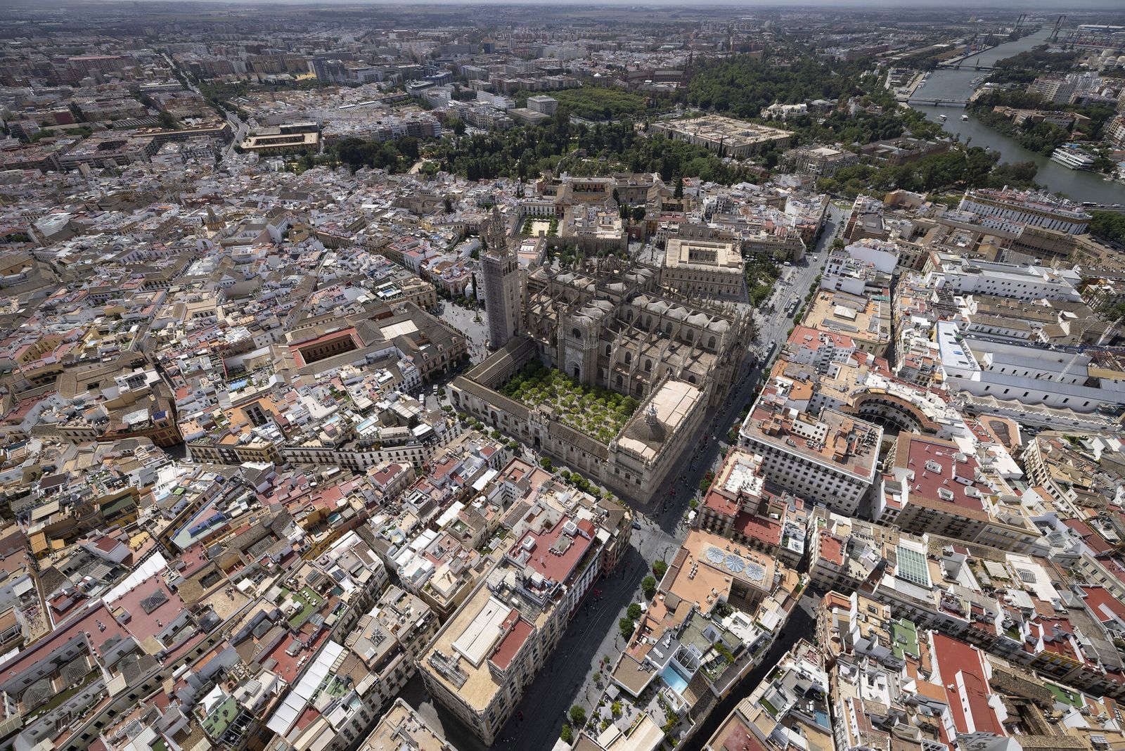 Sevilla desde el helicóptero de la Policía Nacional