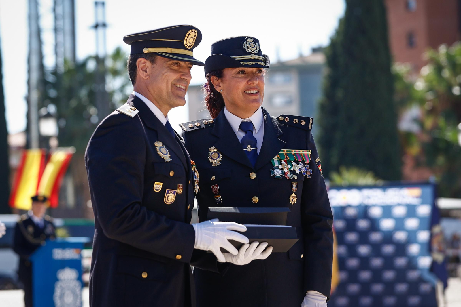 Todas las imágenes: así se ha vivido en Granada el Día de la Policía Nacional
