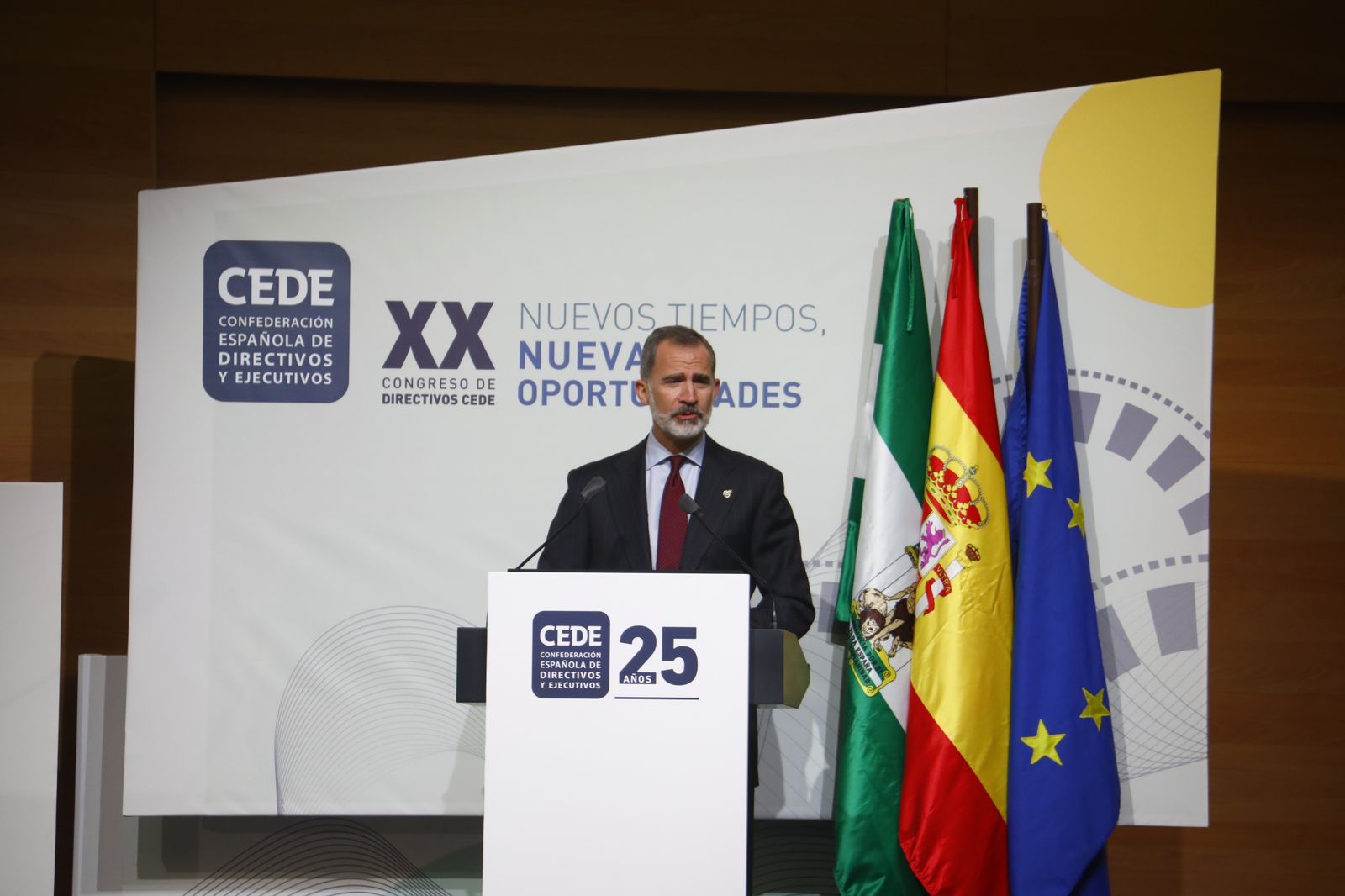 La clausura del Rey del  Congreso de Directivos de CEDE en Córdoba, en fotografías