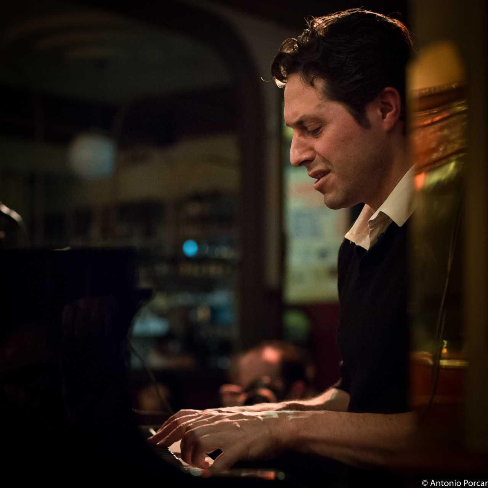 El pianista Sebastián Chames se presentó en formación de cuarteto.