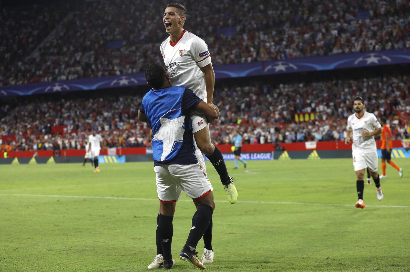 Las imágenes del Sevilla-Basaksehir