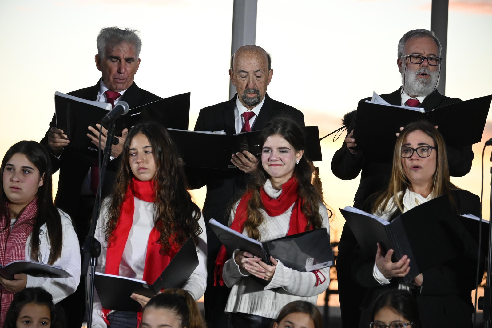 Inauguración de la iluminación navideña en el Paseo de la Ría del Puerto de Huelva 2025