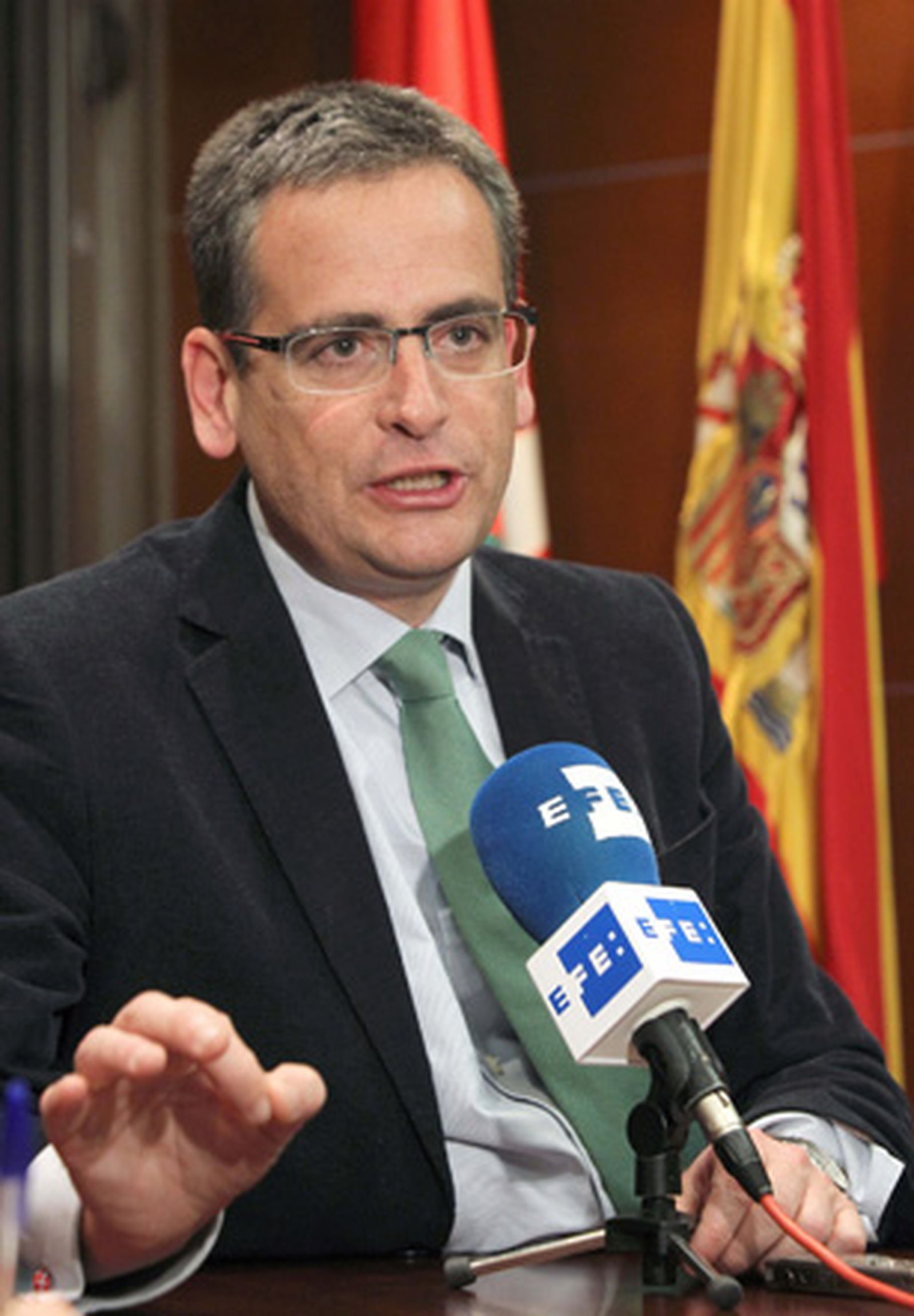 Basagoiti ofrece a Urkullu llegar a acuerdos