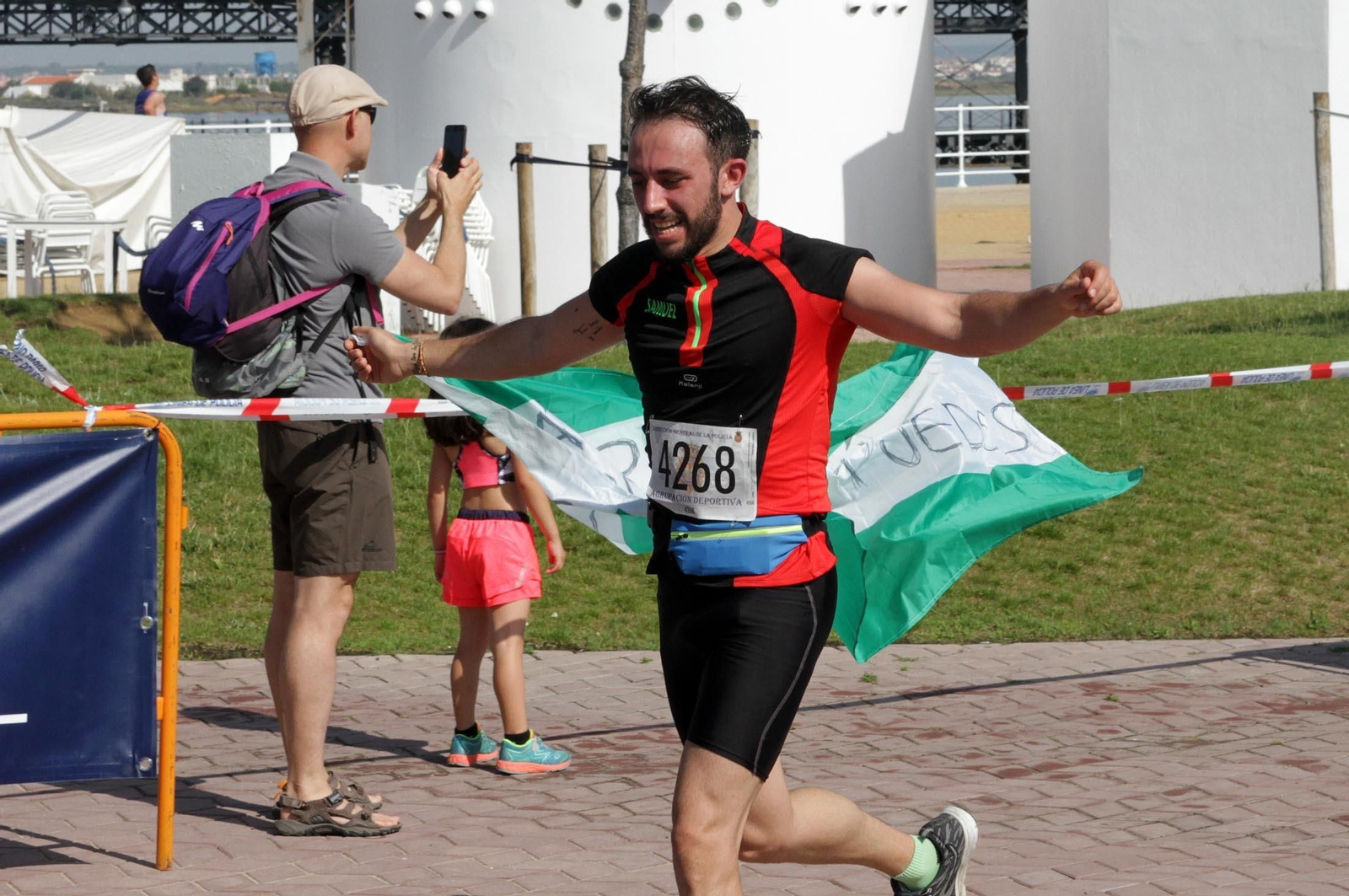 Imágenes de la Carrera Solidaria Ruta 091 organizada por la Policía Nacional
