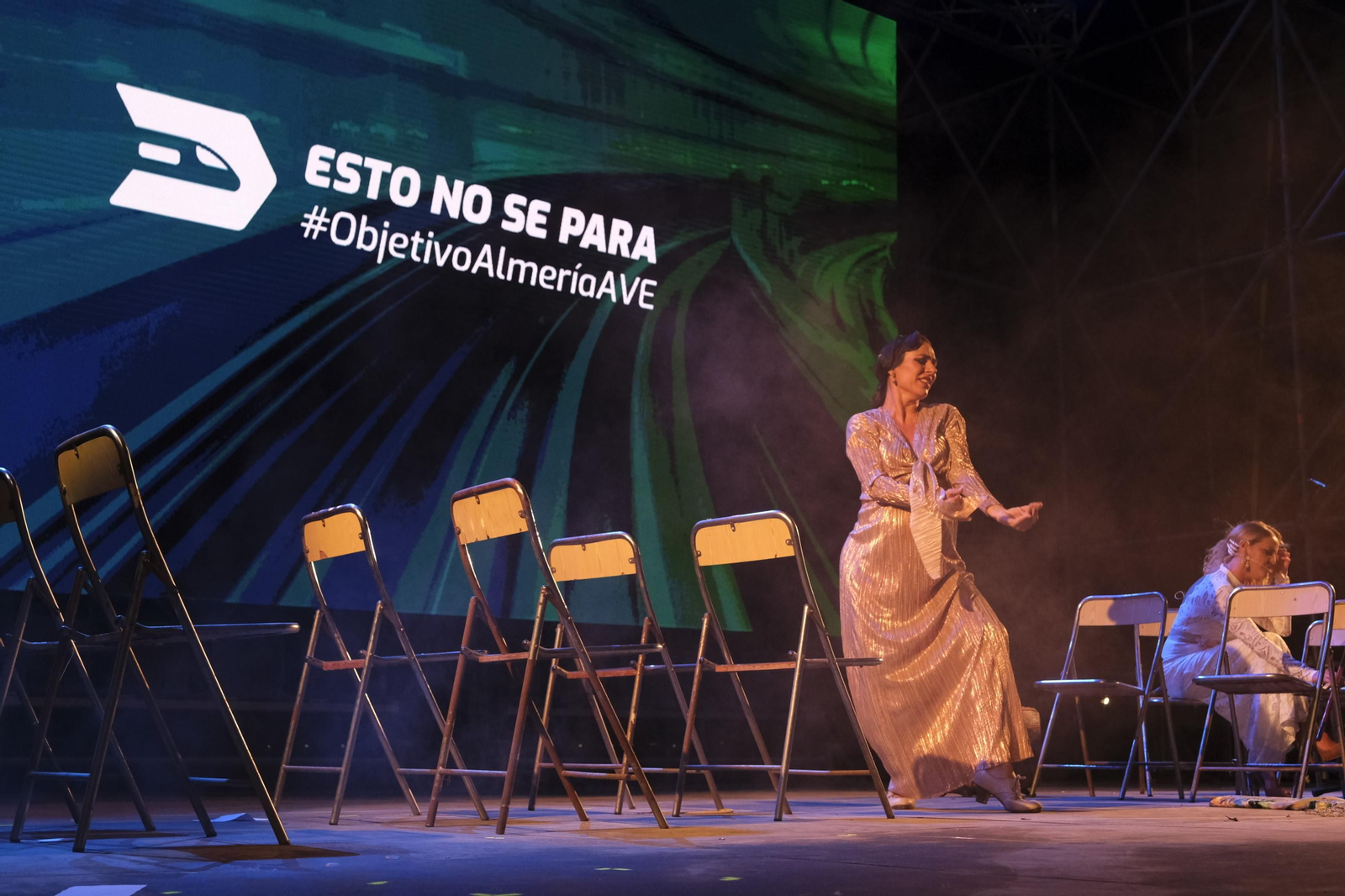 Fotogalería acto reivindicativo por la llegada del AVE a Almería.