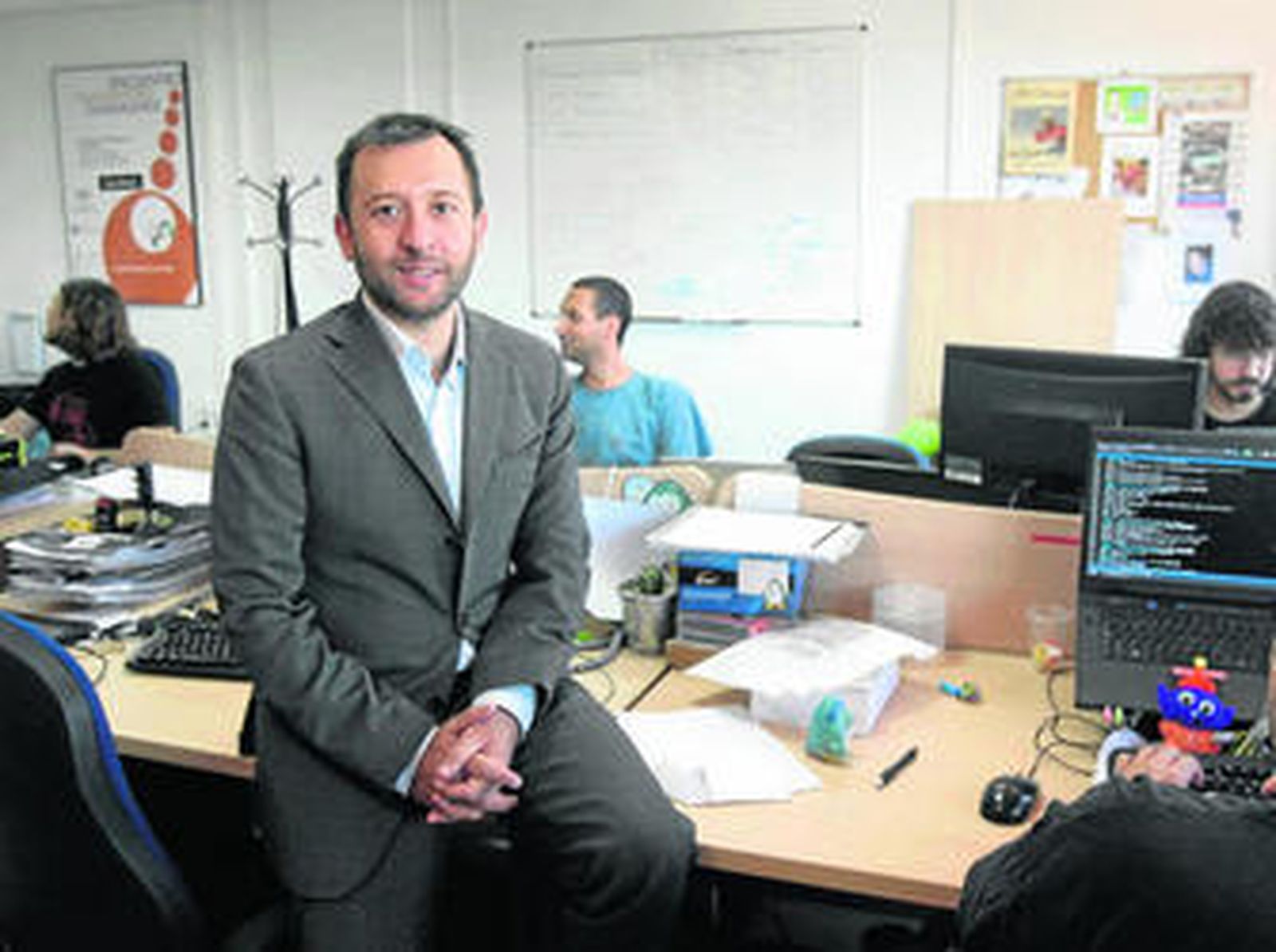 Víctor Fernández, director general de Emergya, en la sede de la empresa en Sevilla.