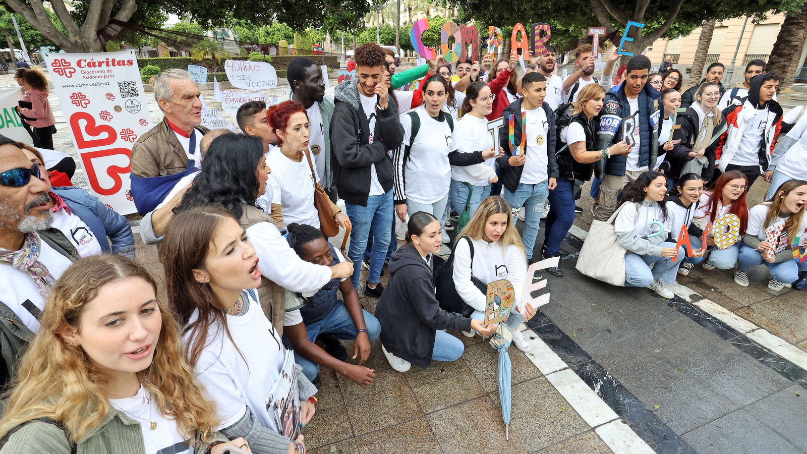 Lectura manifiesto en Jerez por parte de Cáritas por la campaña de personas sin hogar