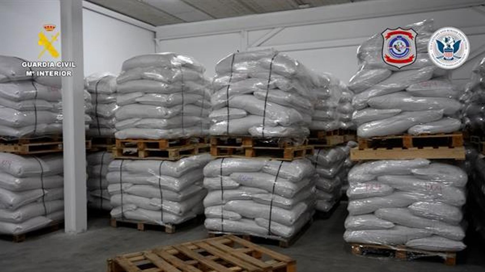 La Guardia Civil, en el marco de la operación Sogata, desarticula una organización internacional que introducía cocaína en Europa.