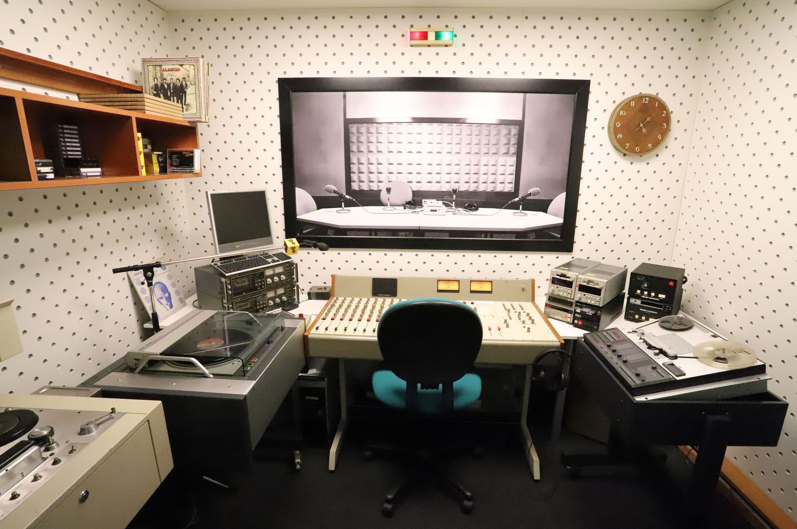 El Centro de Comunicación "Jesús Hermida" abre sus puertas, en imágenes