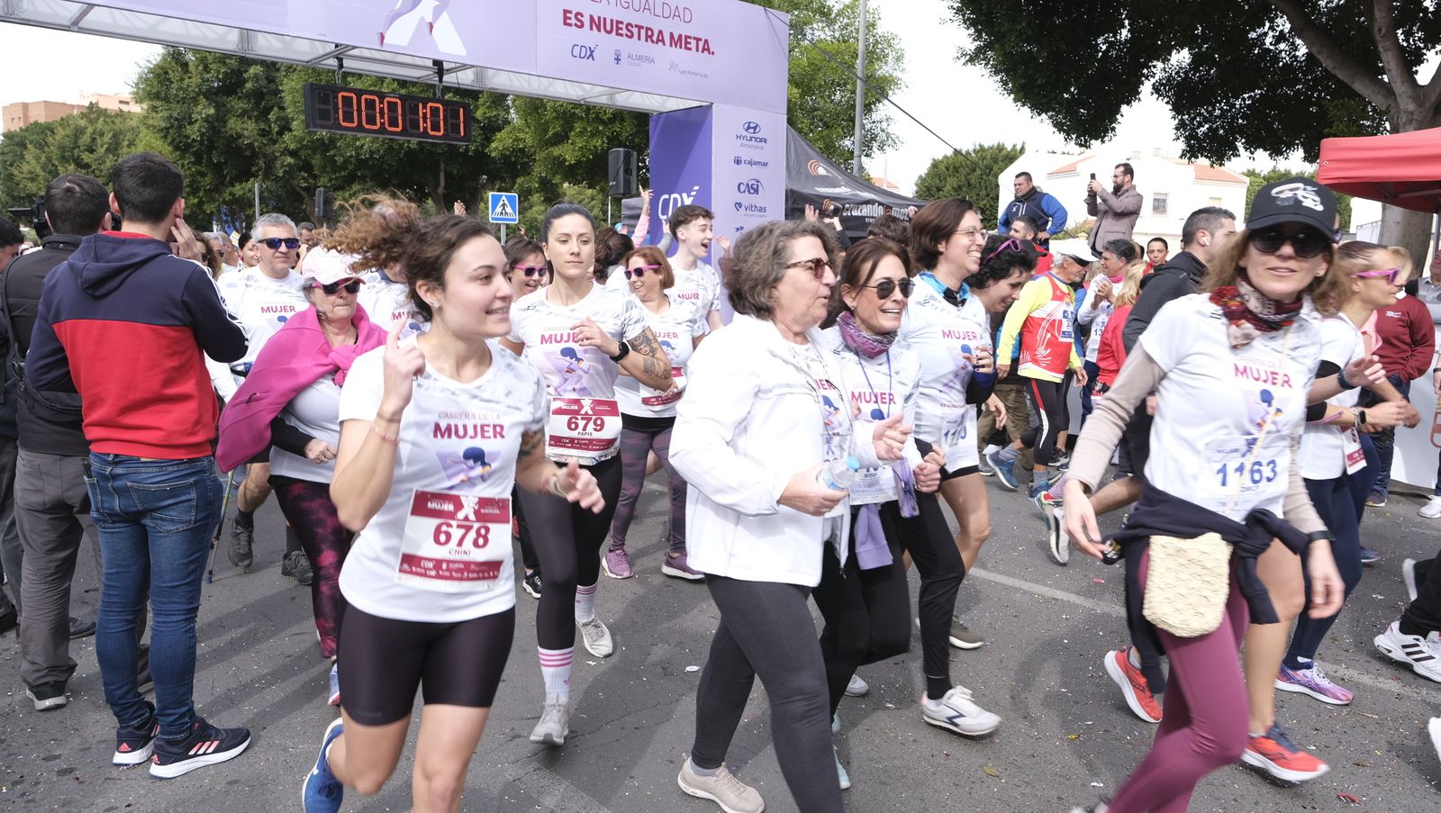 Imágenes de la Carrera de la Mujer 2023 en Almería