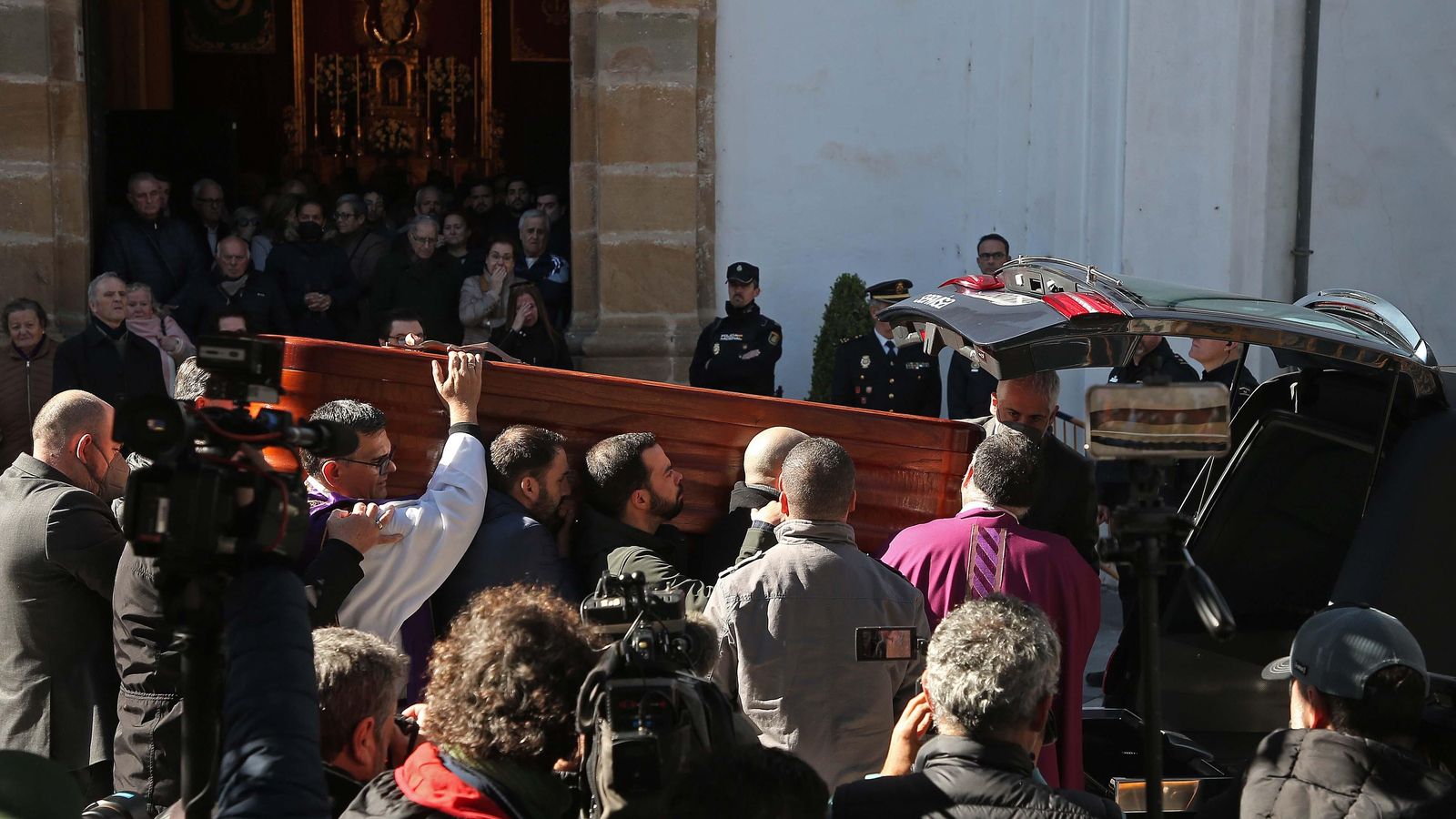 Los restos de Diego Valencia, antes de recibir sagrada sepultura en el cementerio de Algeciras. Los restos de Diego Valencia, antes de recibir sagrada sepultura en el cementerio de Algeciras.