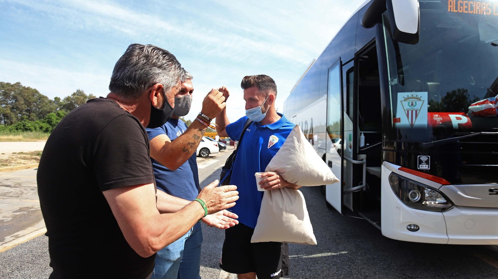 Fotos de la salida del Algeciras a la final del playoff de ascenso a Segunda