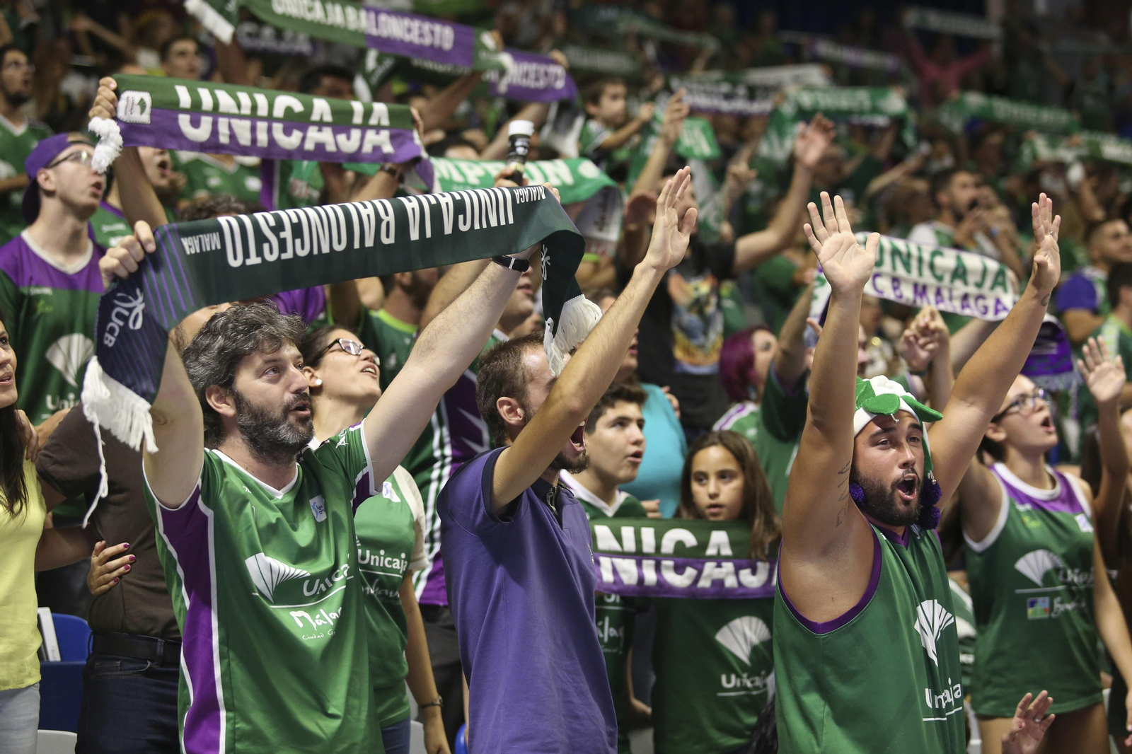 La afición anima durante un partido del Unicaja esta temporada.