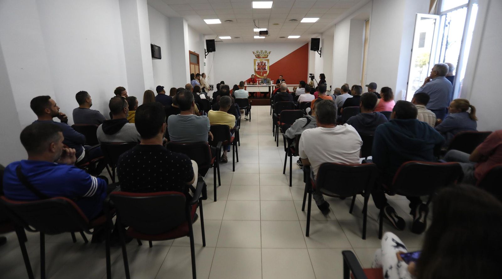 Asamblea de los trabajadores de la empresa Navec con Juan Carlos Ruiz Boix