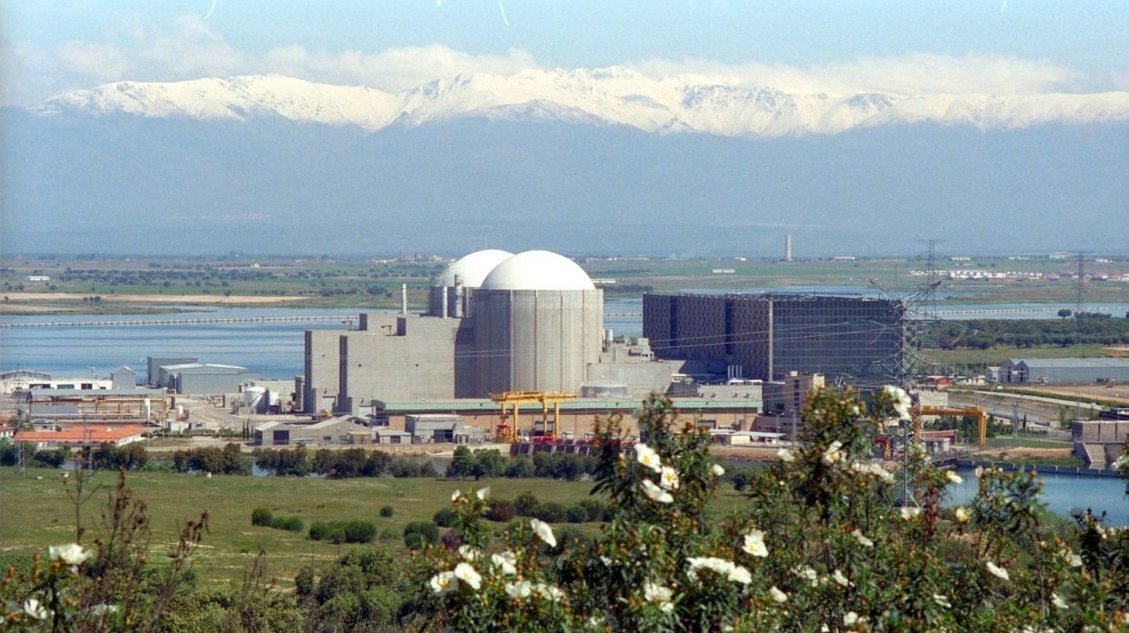 Vista de la central nuclear de Almaraz, en Extremadura.