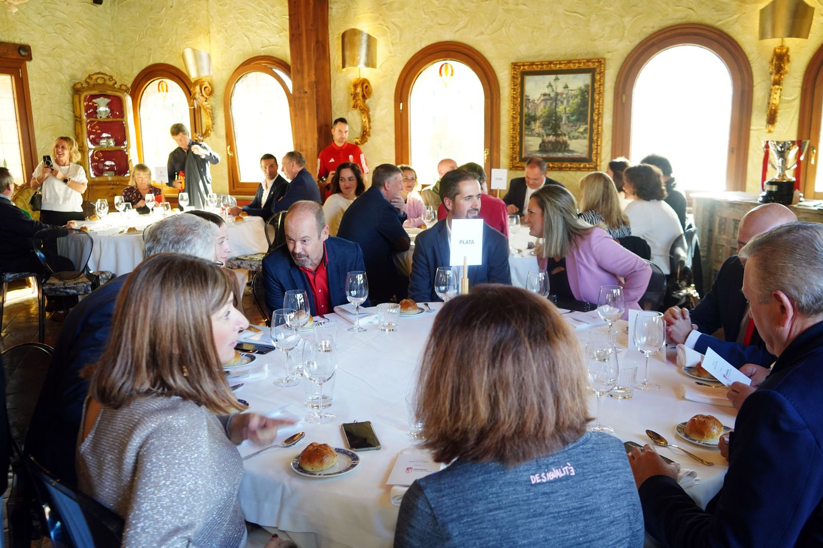 Las mejores imágenes del acto a los abonados del Granada CF con 25 y 50 años de antigüedad