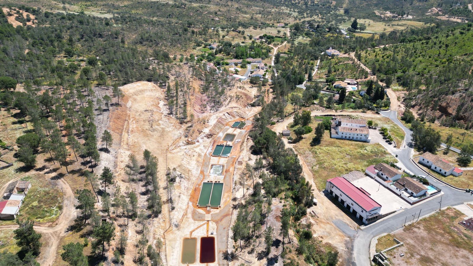 Planta piloto de tratamiento de aguas situada en Mina Concepción.