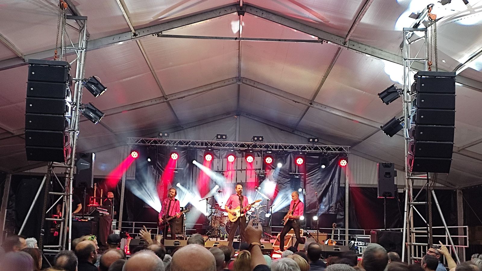 Un concierto de Los Enemigos.