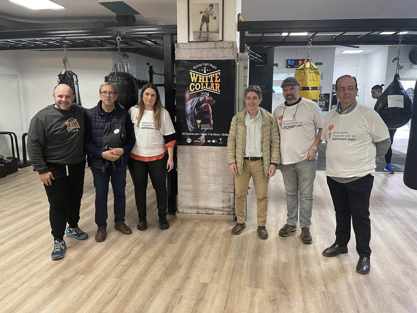 Foto de familia de la presentación de esta velada de boxeo solidaria.