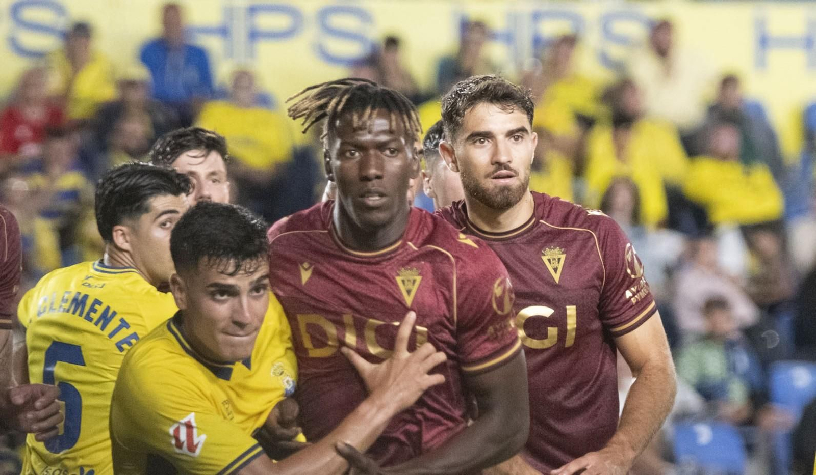 Dawda y García Pascual en un partido del Cádiz.