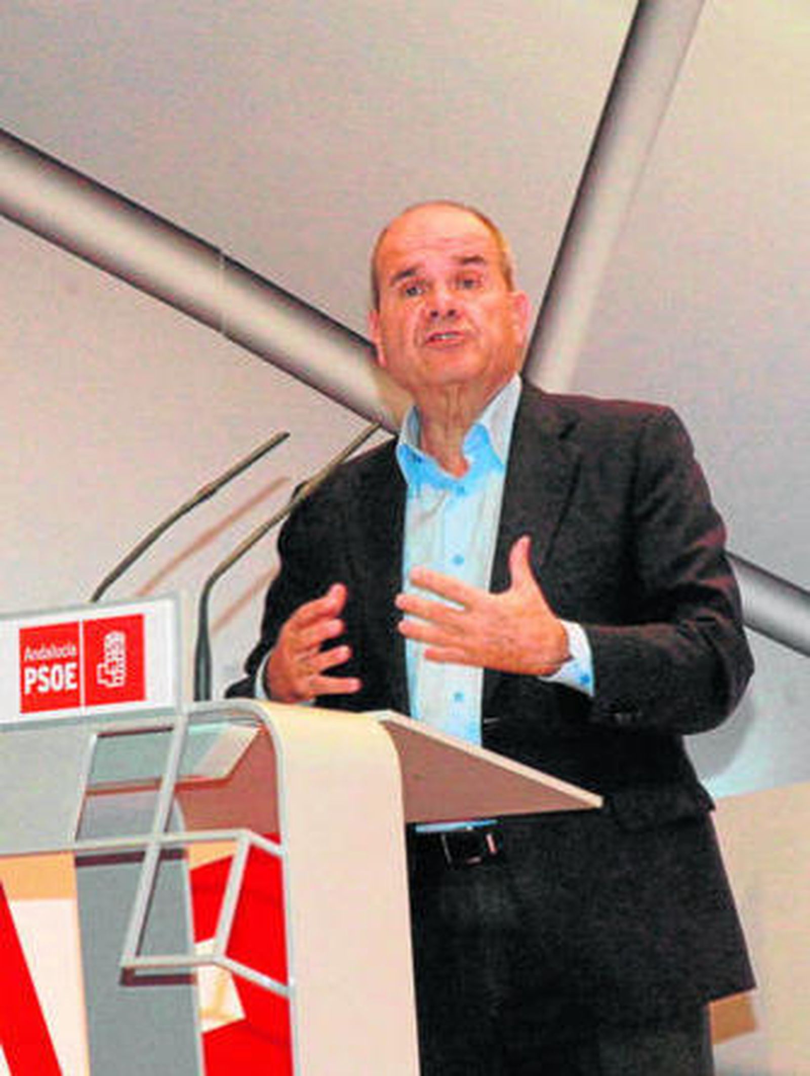 Chaves, ayer, en Vélez-Málaga.