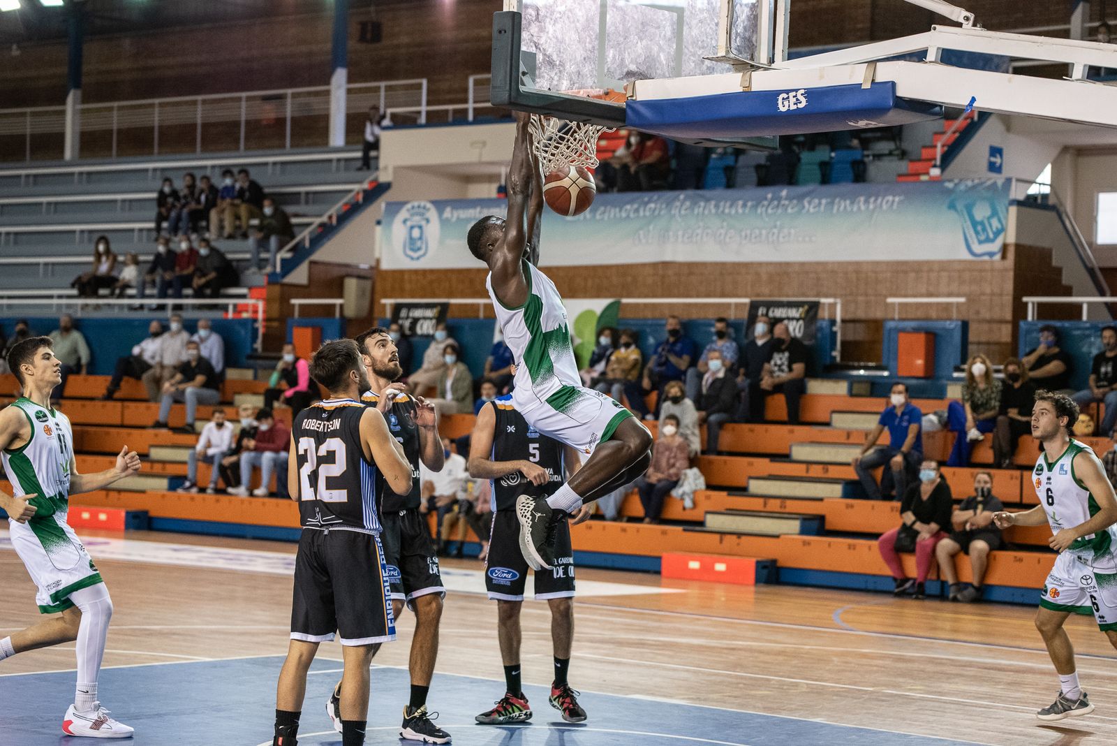 Baloncesto: Imágenes del Huelva Comercio - Extremadura