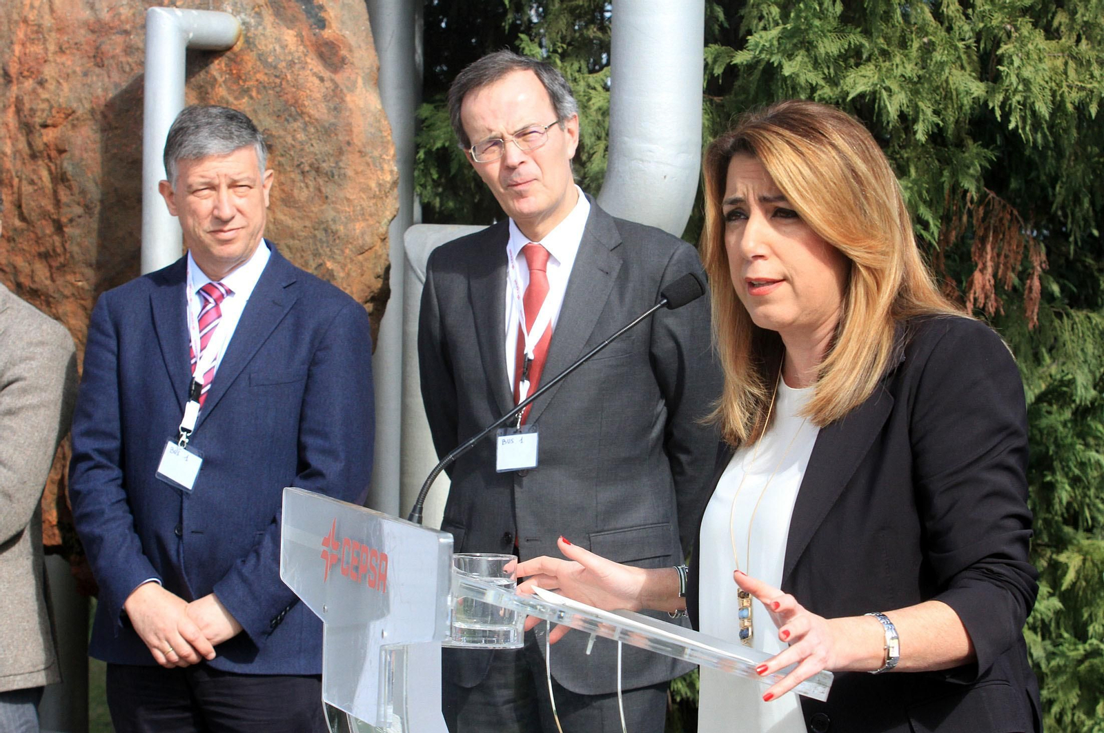 La presidenta de la Junta de Andalucía, Susana Díaz, y el consejero delegado de Cepsa, Pedro Miró, inauguran el proyecto 'Optimización de Aromáticos' de Cepsa, en imágenes