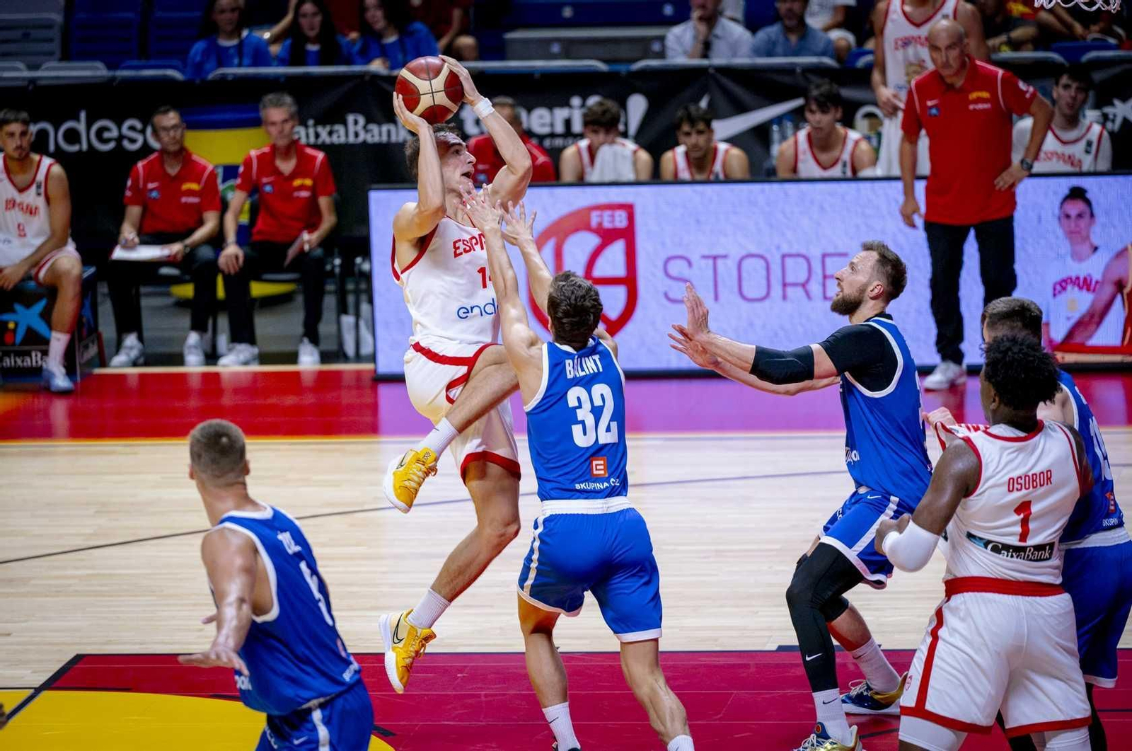 España B-República Checa, en fotos
