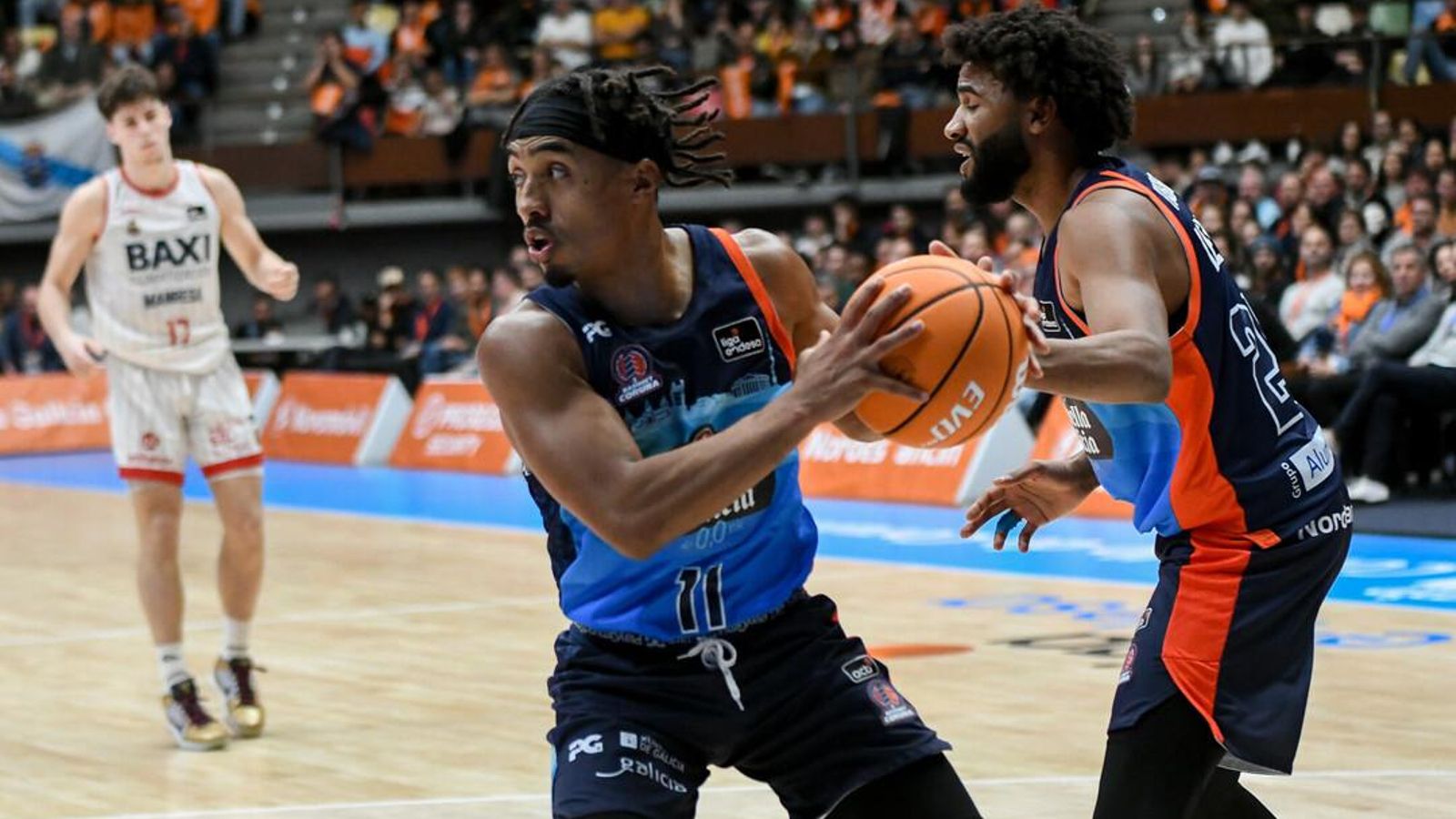 Mario Saint-Supéry guía el triunfo de BAXI Manresa ante Leyma Coruña Mario Saint-Supéry guía el triunfo de BAXI Manresa ante Leyma Coruña