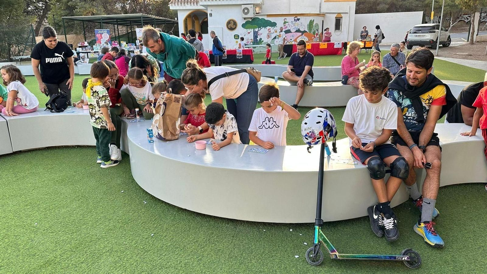 Bingo literario para celebrar el Día de las Bibliotecas en 2024 en Huércal de Almería.