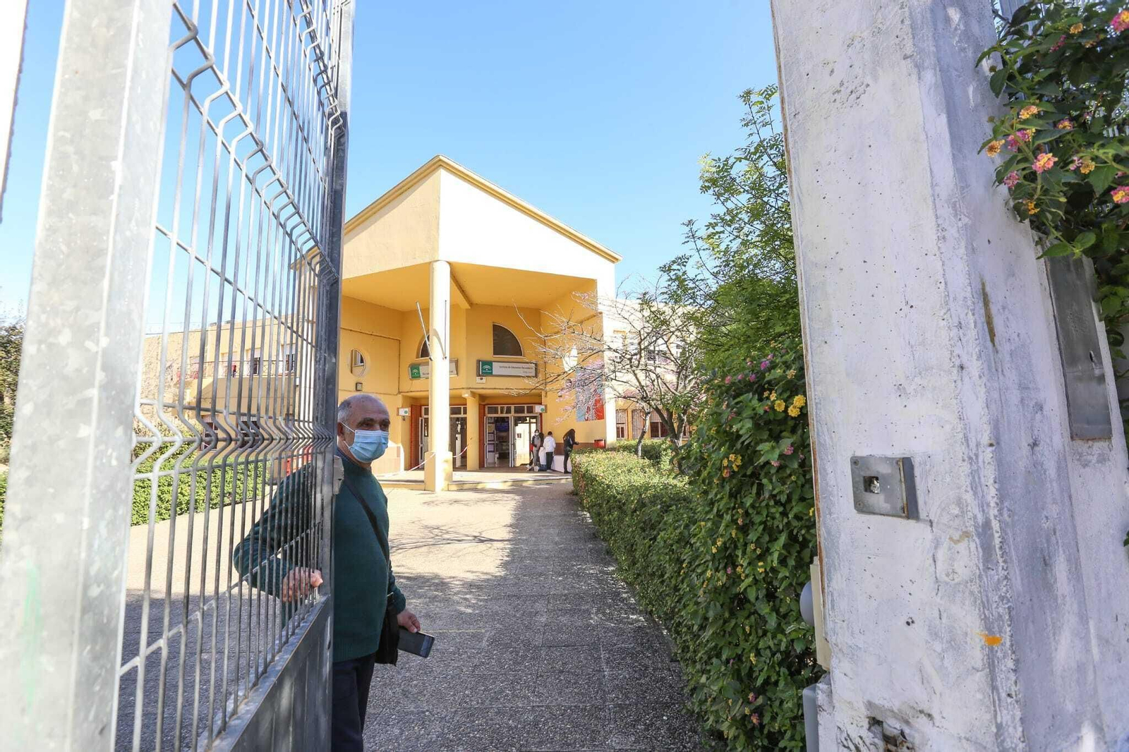 Entrada del IES Jorge Juan.