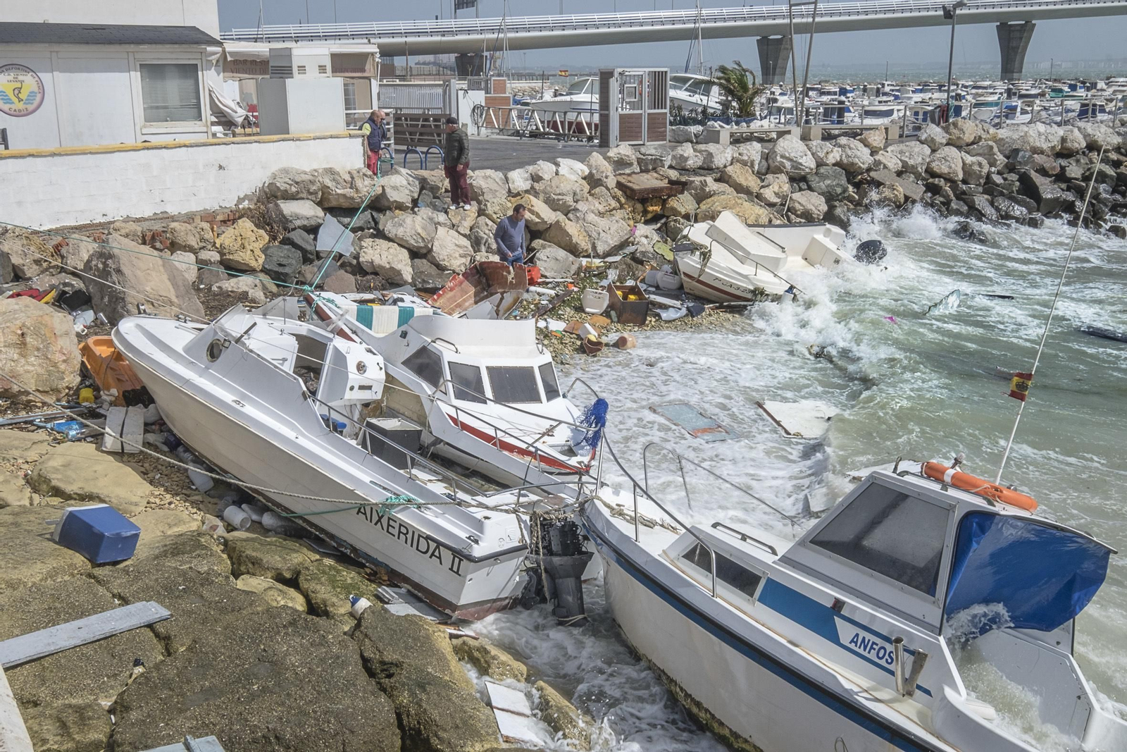 Efectos del temporal de levante en Cádiz