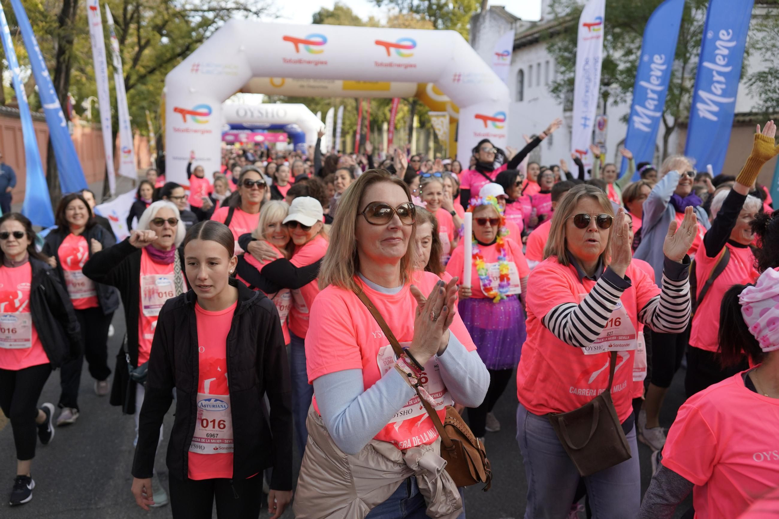 Búscate en las fotos de la Carrera de la Mujer de Sevilla