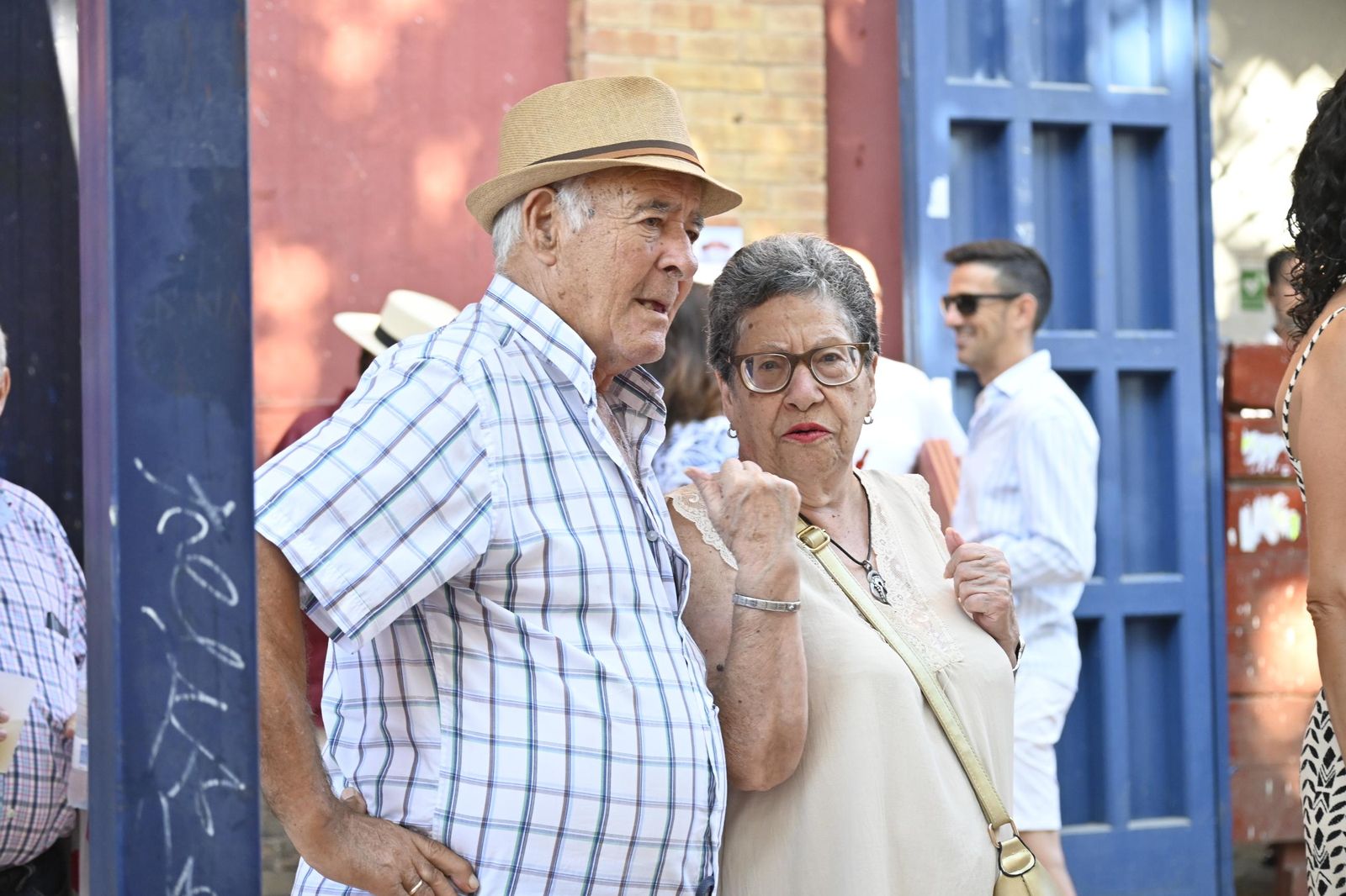 Imágenes de ambiente en el cuarto día de toros en Huelva