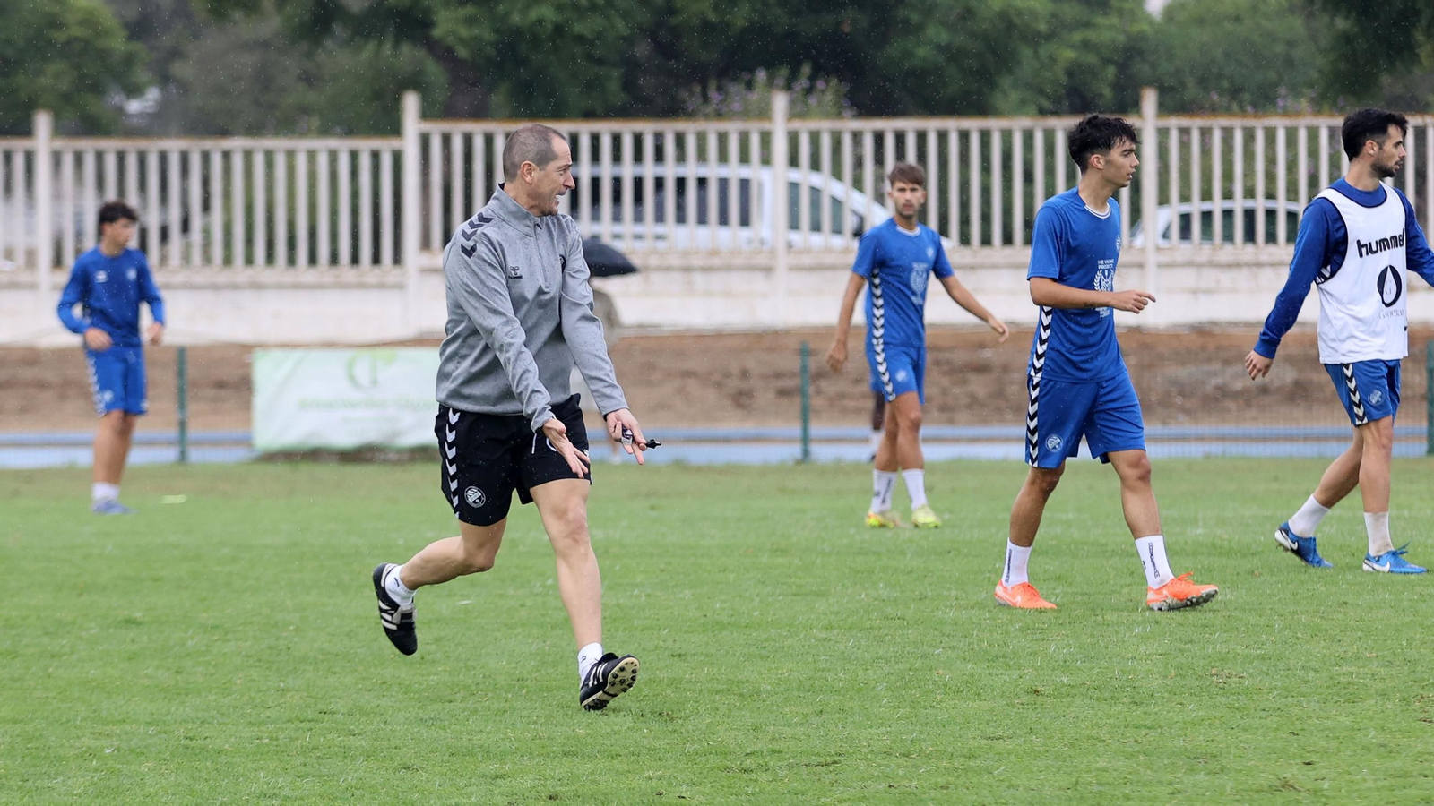 Primer entrenamiento del nuevo entrenador en el Xerez DFC