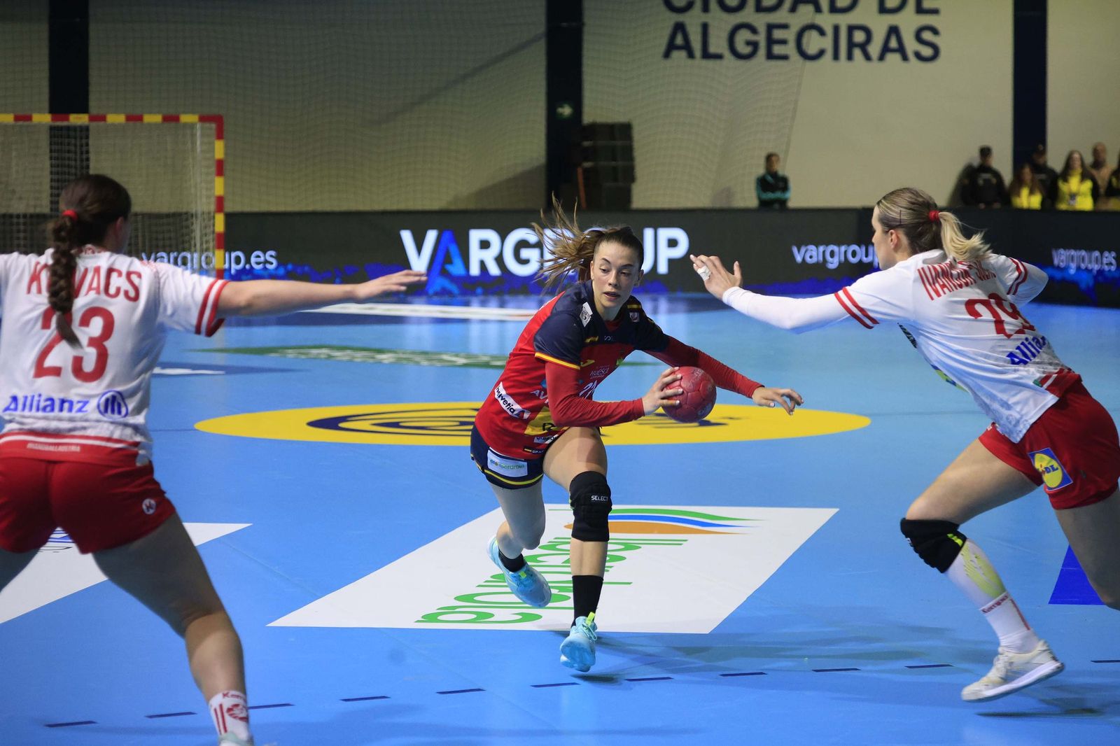 Las fotos del España-Austria del preeuropeo femenino de balonmano, en Algeciras