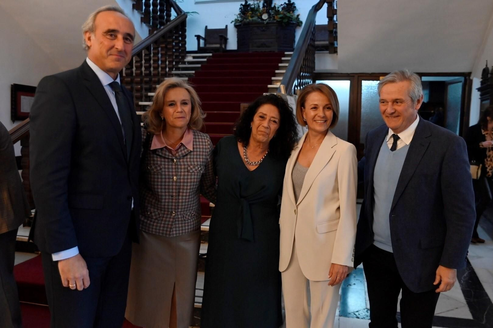 La despedida a la actual gerente del SAS, Valle García, como directora del Hospital Reina Sofía, en imágenes