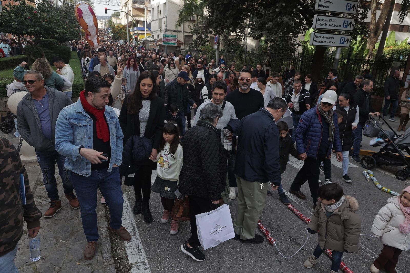 Búscate en las fotos del Arrastre de Latas 2025 en Algeciras