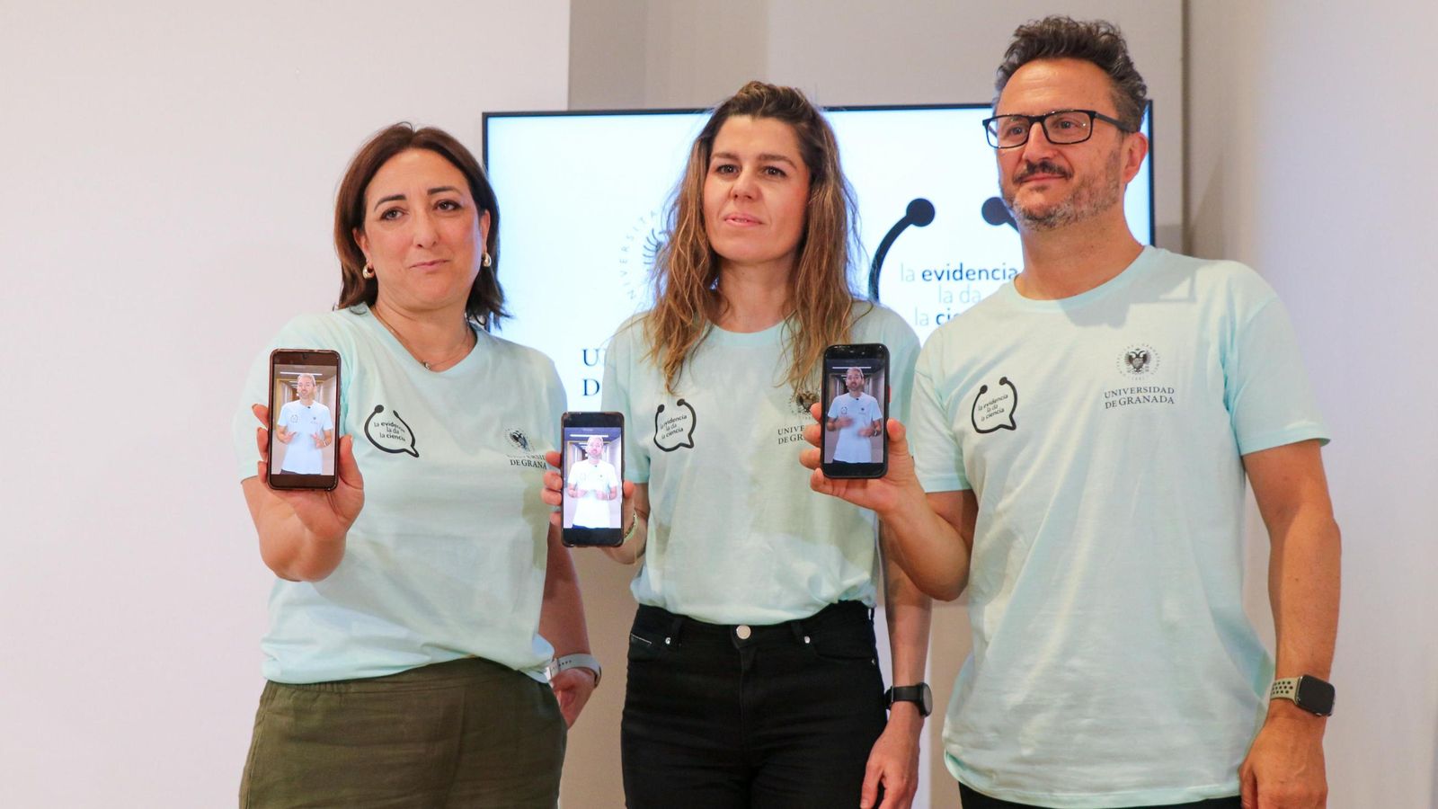 La delegada Virginia Aparicio, la vicerrectora Marga Sánchez y el vicerrector Salvador del Barrio presentan el proyecto