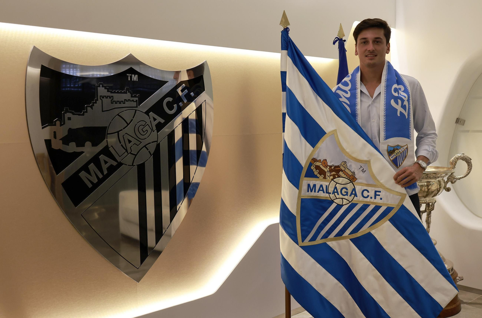 Carlos Dotor, un primer día intenso de malaguista Carlos Dotor, un primer día intenso de malaguista