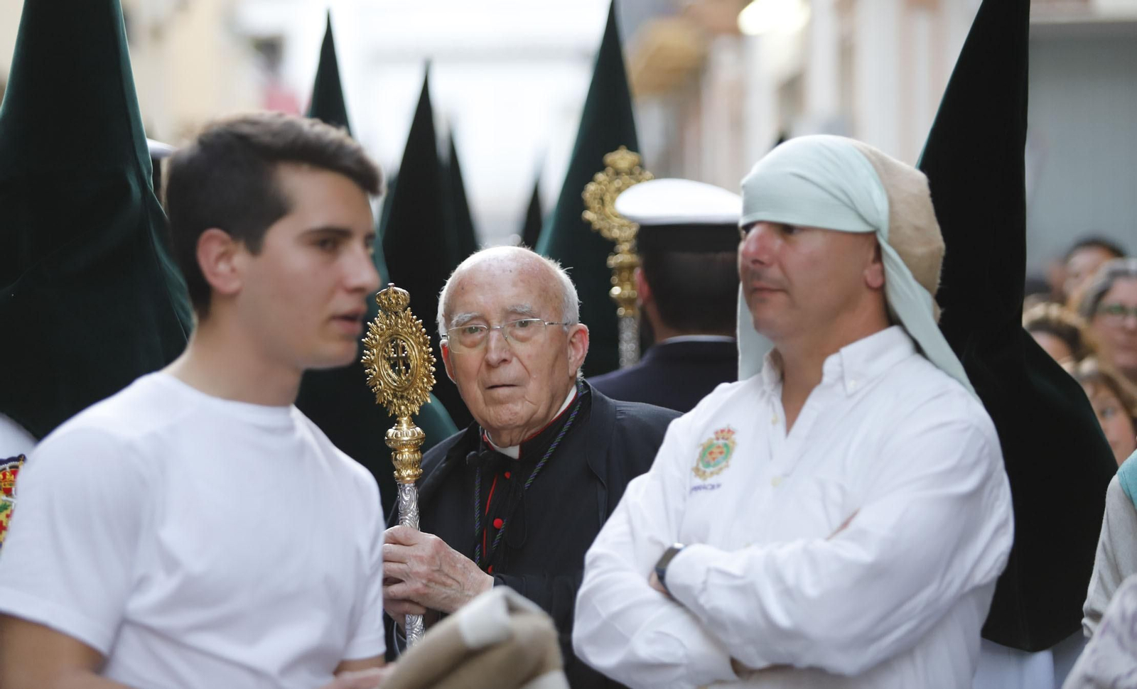 Imágenes de la estación de penitencia de la Hermandad de La Esperanza de Huelva
