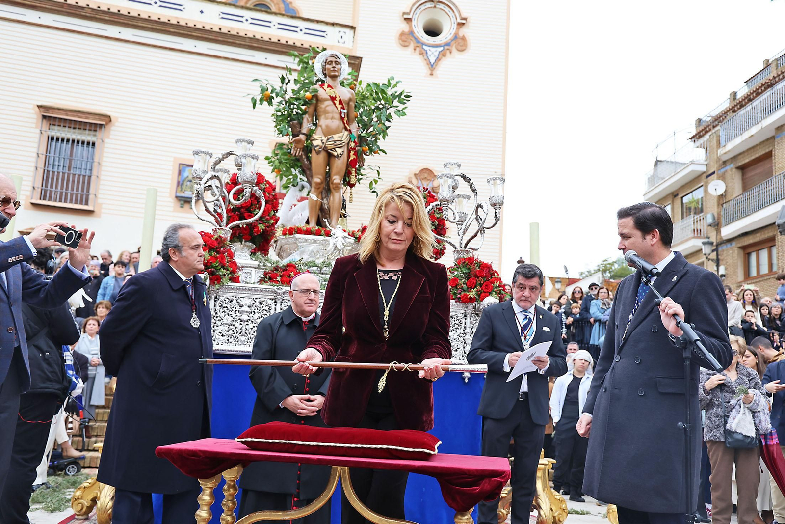 Proclamación de San Sebastián como alcalde perpetuo y la entrega de su vara