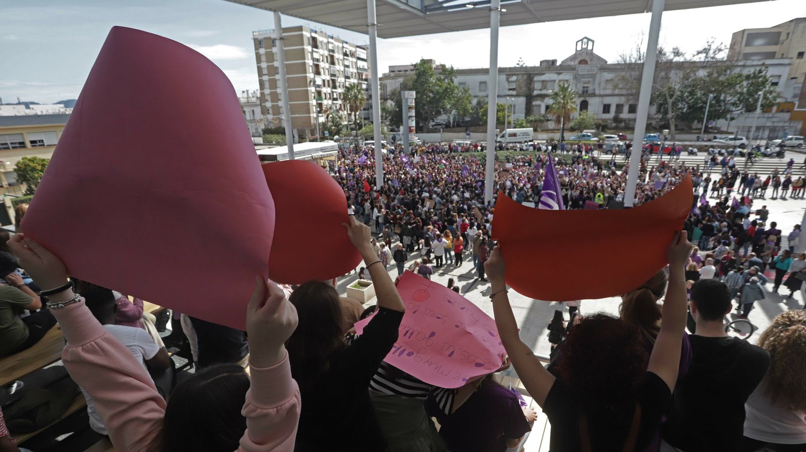 Imágenes de la manifestación  por el Día de la Mujer en Algeciras