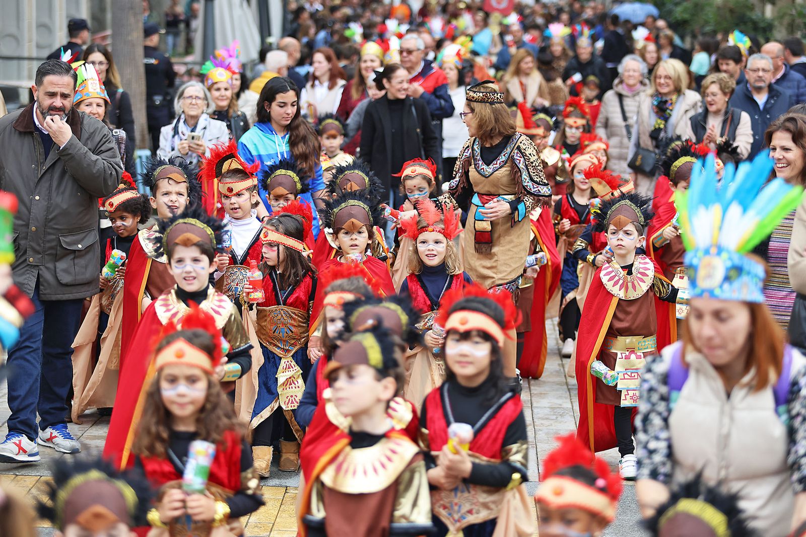 Imágenes del desfile “Un paseo por la historia”  de los niños del colegio Funcadia de Huelva